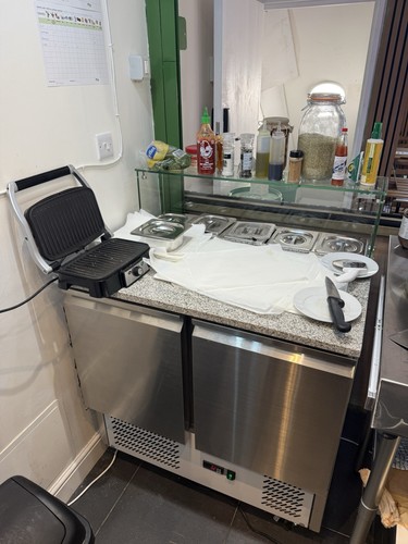 Table top fridge compact - table,